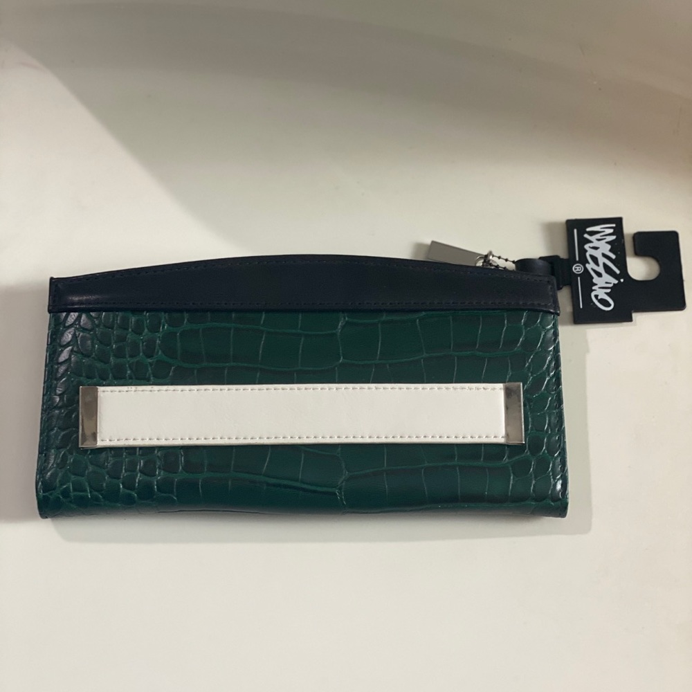 Target Wallet NWT